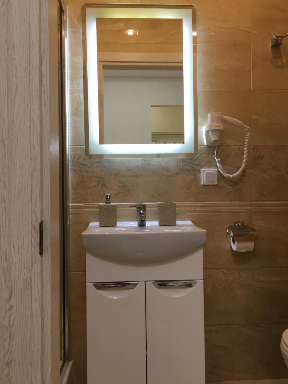 Deluxe Apartment Vesela 5 Lviv Eksteriør bilde